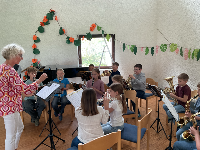mittel-fkonzert25-17380BF09-B257-B5CB-833E-3986EFB19B90.png